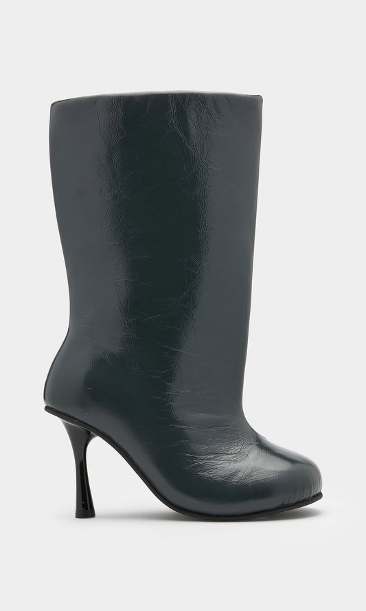 Roomy boot